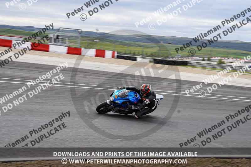 cadwell no limits trackday;cadwell park;cadwell park photographs;cadwell trackday photographs;enduro digital images;event digital images;eventdigitalimages;navarra;no limits trackdays;peter wileman photography;racing digital images;trackday digital images;trackday photos
